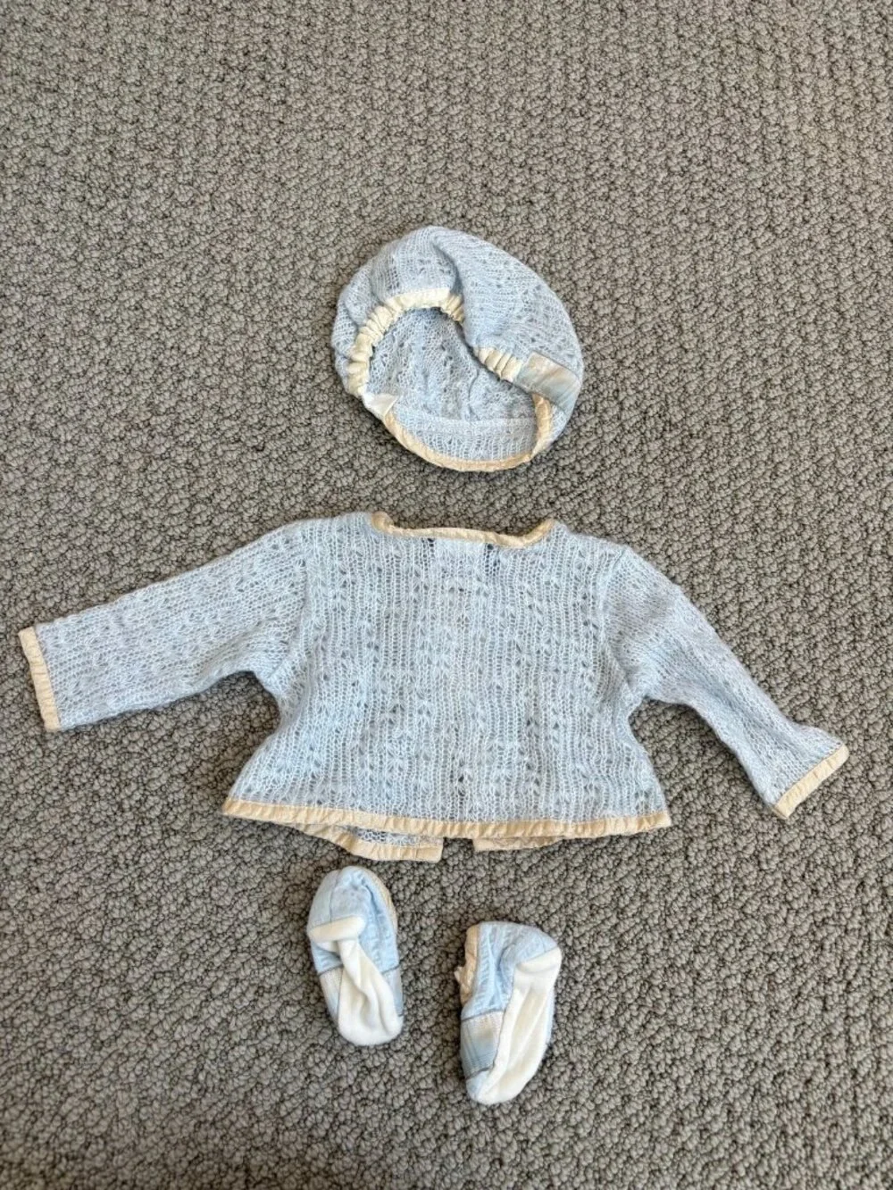 Baby Beau Elegant 4 Piece Set (Hat, Sweater, Shoes and Blanket) Size 3M